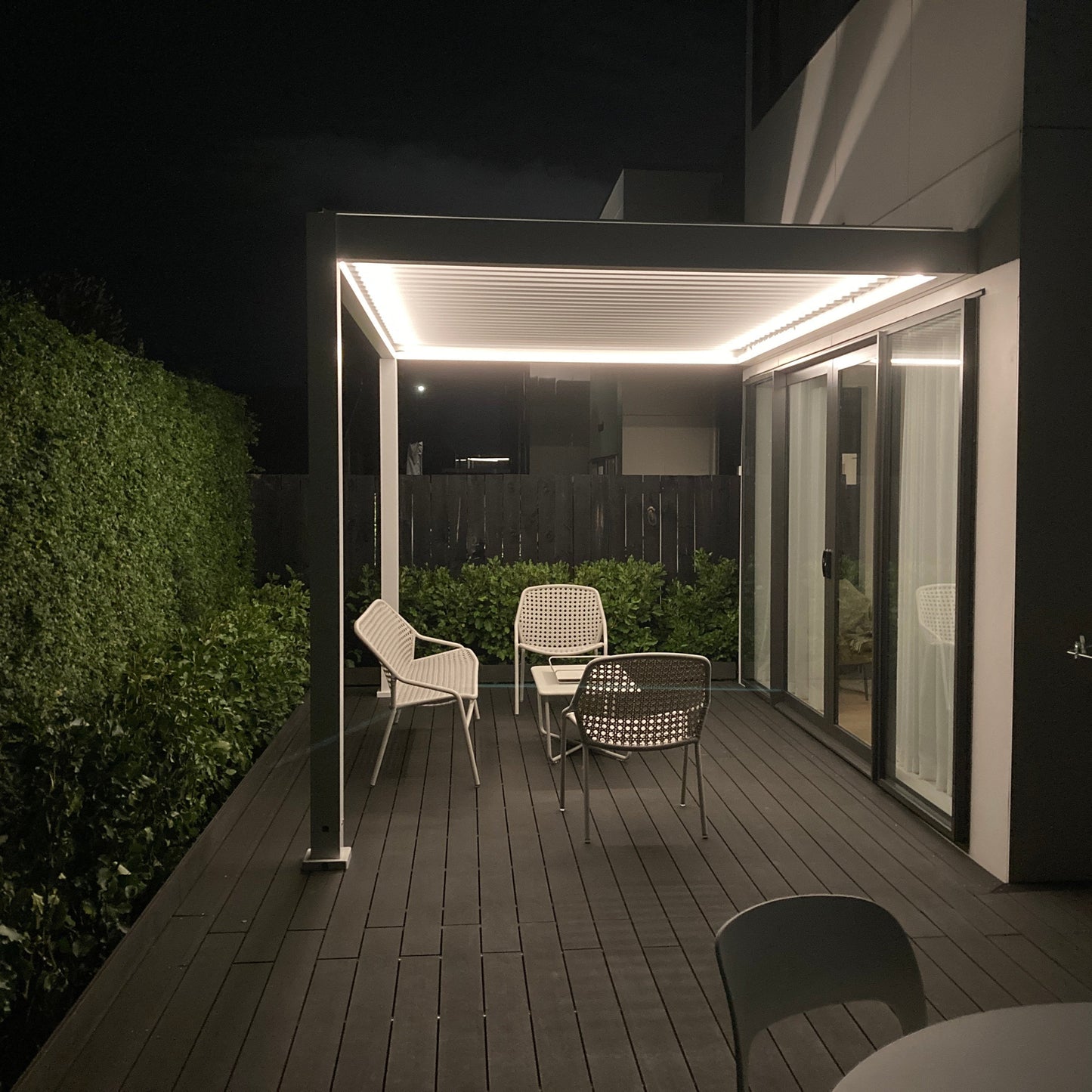 FlexiLouvre Free-Standing 4x5.7m White