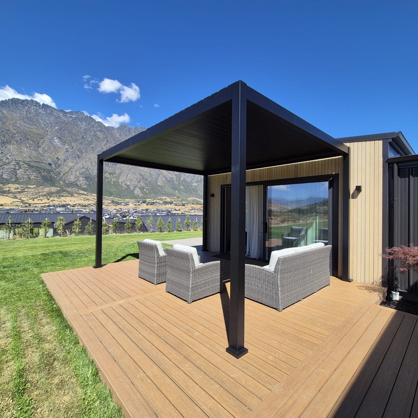 FlexiLouvre Free-Standing 4x4m Charcoal Grey